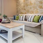 Lia\'S Home One